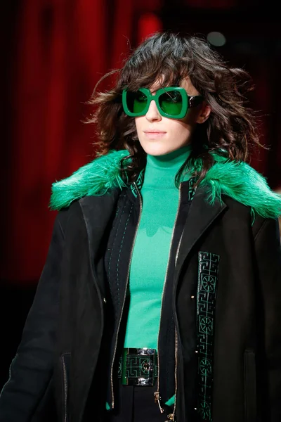 Look 44